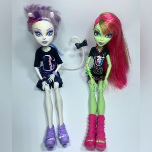 Monster High - Ghoul Spirit - Venus McFlytrap & Scare Mester -Catrine DeMew Doll